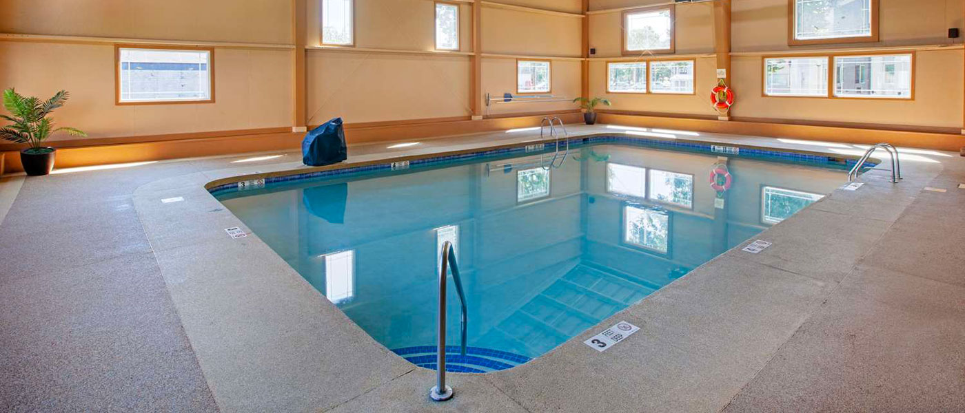 Refreshing Indoor Pool